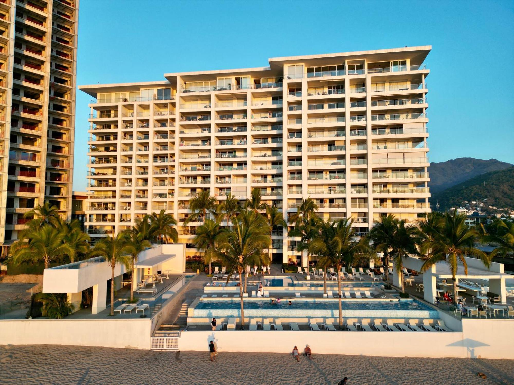 Harbor 13008A Artistic Beachfront Studio By Moikkarentals 巴亞爾塔港 外观 照片